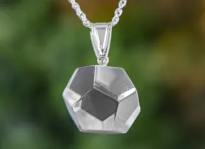 Pentagone Pendant