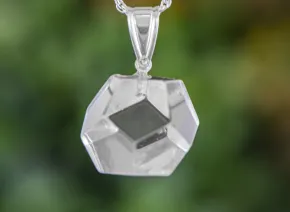 Pentagone Pendant