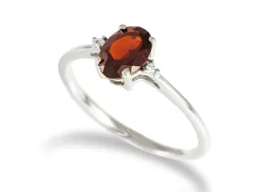 Garnet silver ring 7x5mm