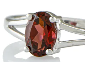 Silver ring with Garnet
