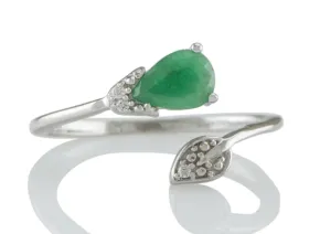 Silver ring with Emerald