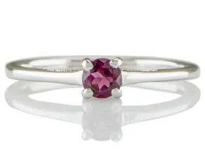 Silver ring with Garnet