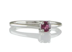 Silver ring with Garnet