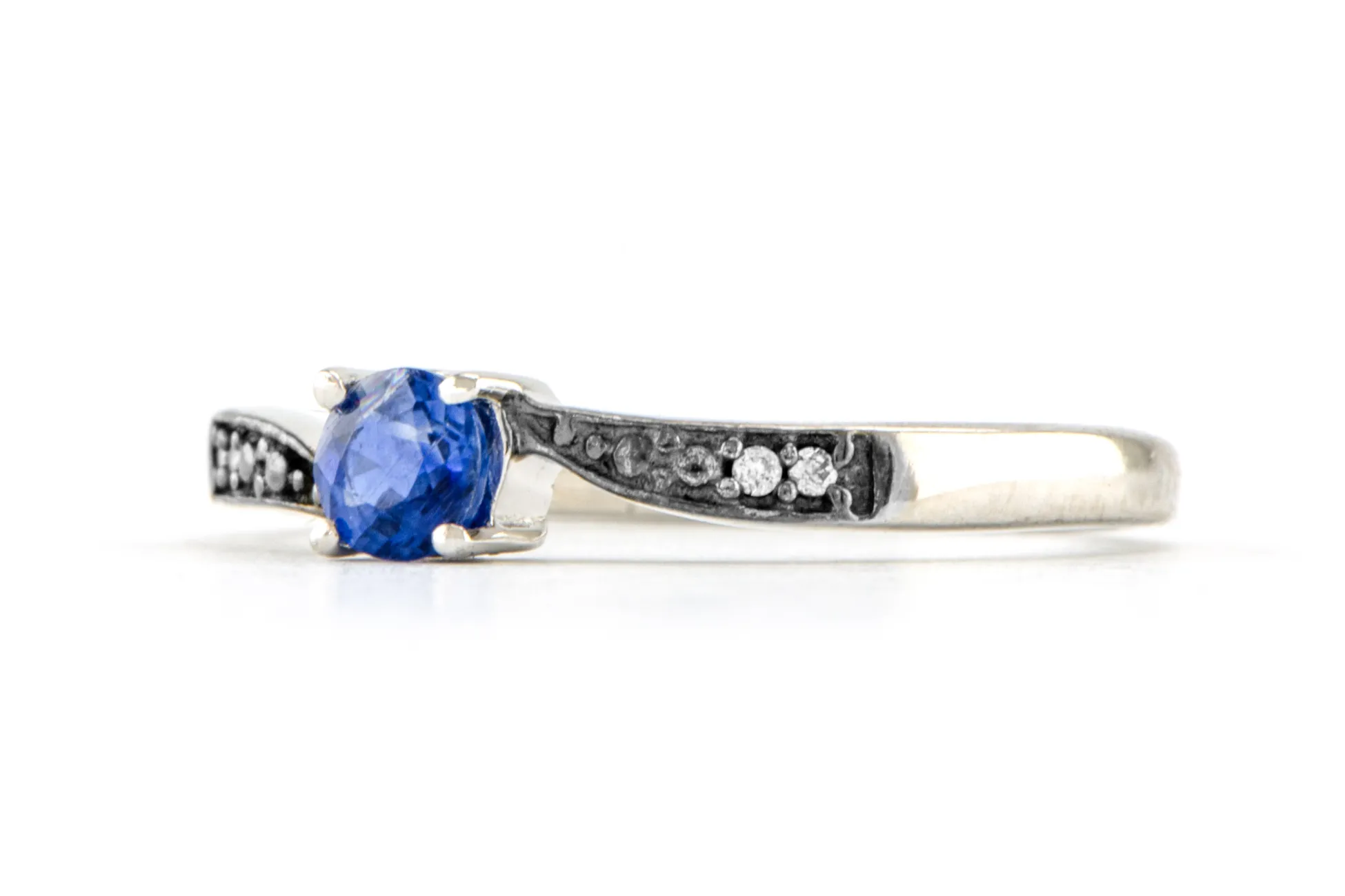 Sterling Silver Ring with Natural Kyanite AA 4 mm