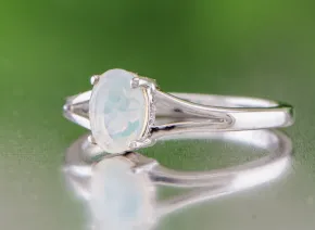 Silver ring with Opal