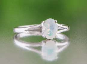 Silver ring with Opal