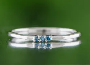 Elegant Silver Ring with Diamonds