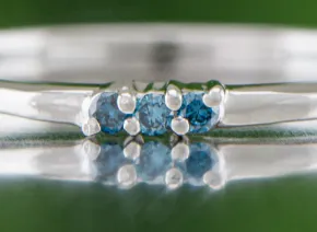 Elegant Silver Ring with Diamonds