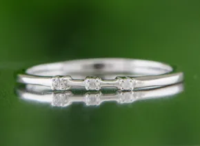 Elegant Silver Ring with Diamonds