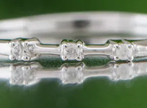Elegant Silver Ring with Diamonds