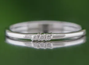 Elegant Silver Ring with Diamonds