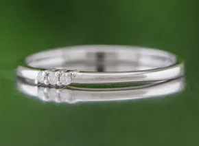 Elegant Silver Ring with Diamonds