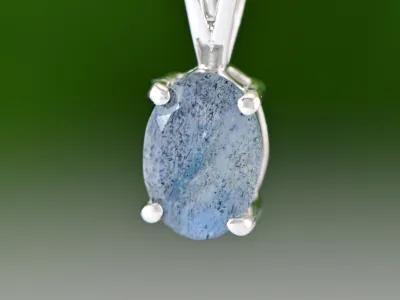 Elegant Silver Pendant with Labradorite
