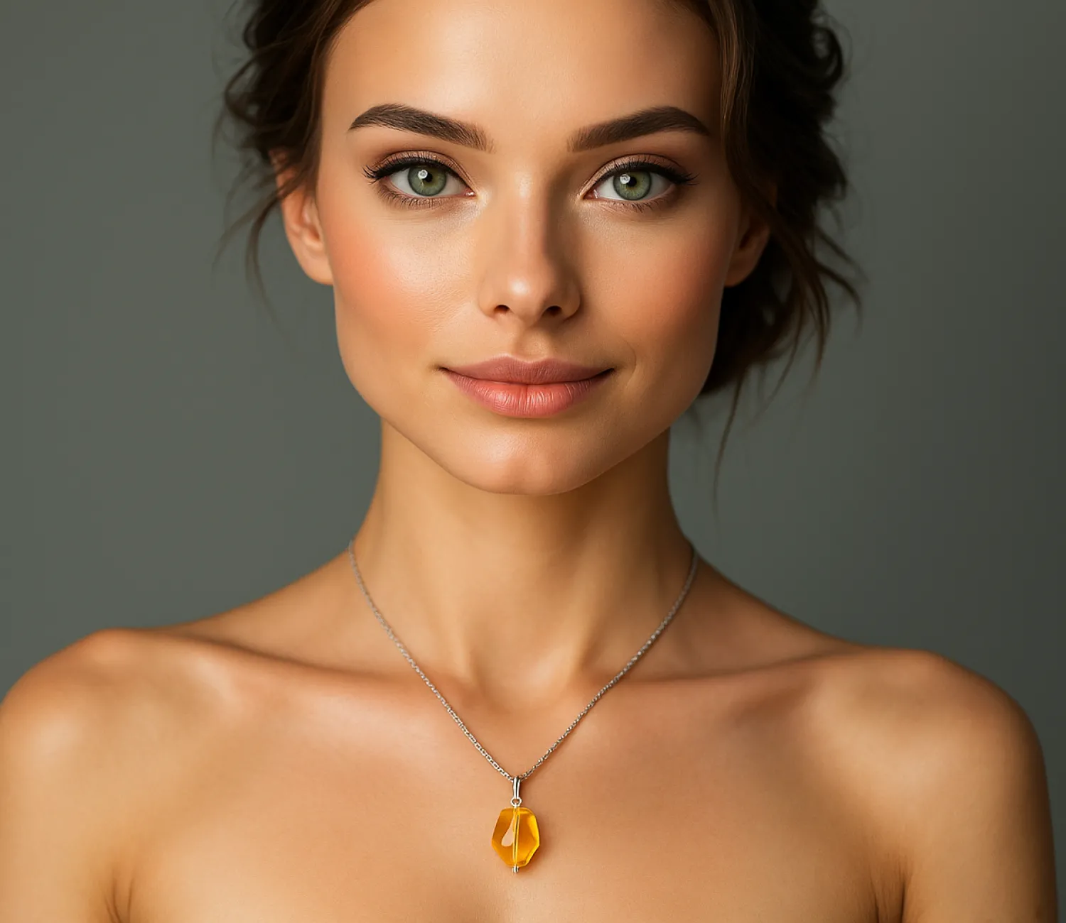 Elegant Pendant with Citrine