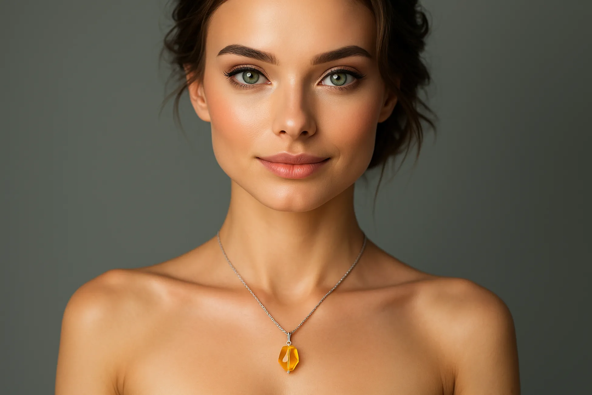 Elegant Pendant with Citrine