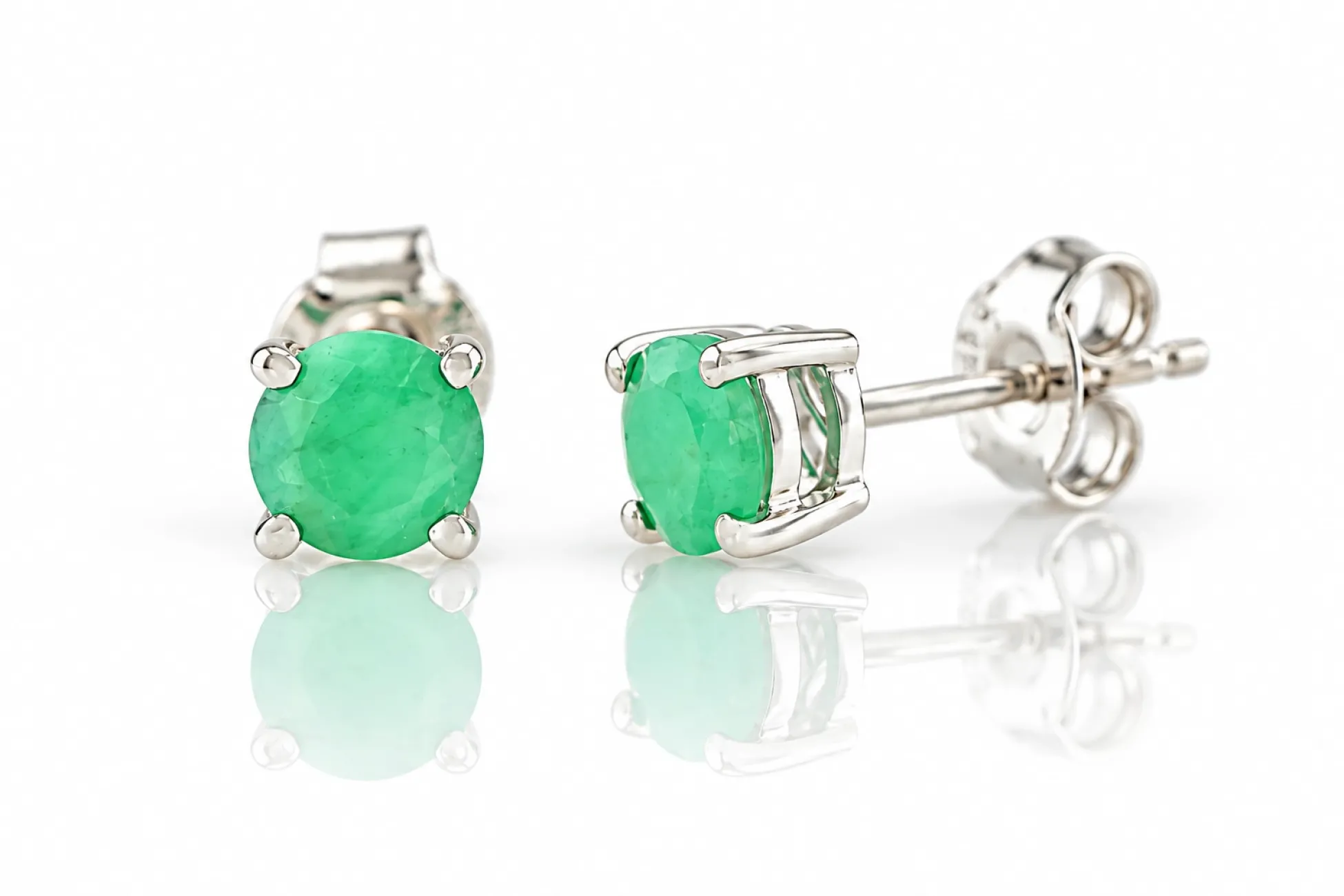 Silver Earrings with Natural Emerald