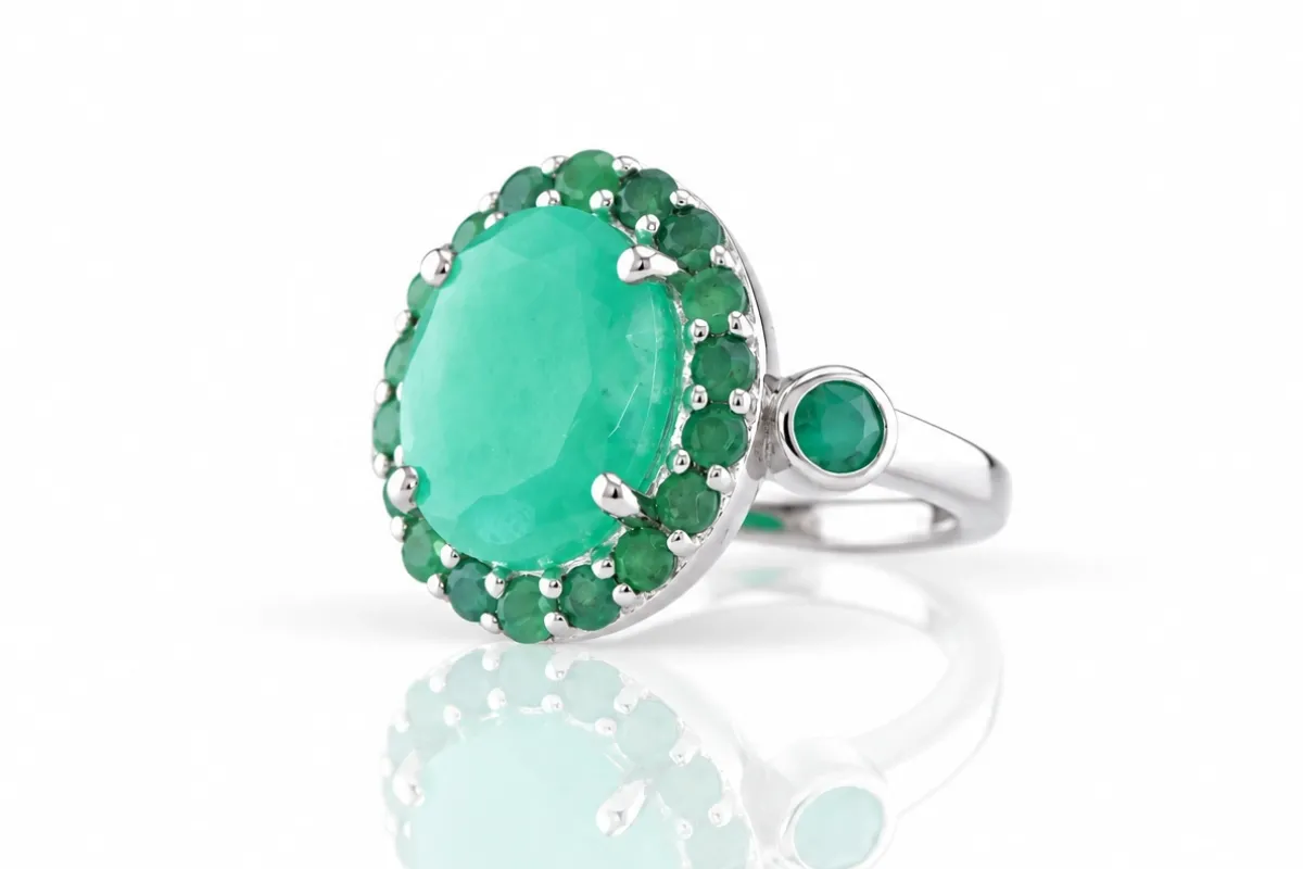 Silver Ring with Natural Emerald