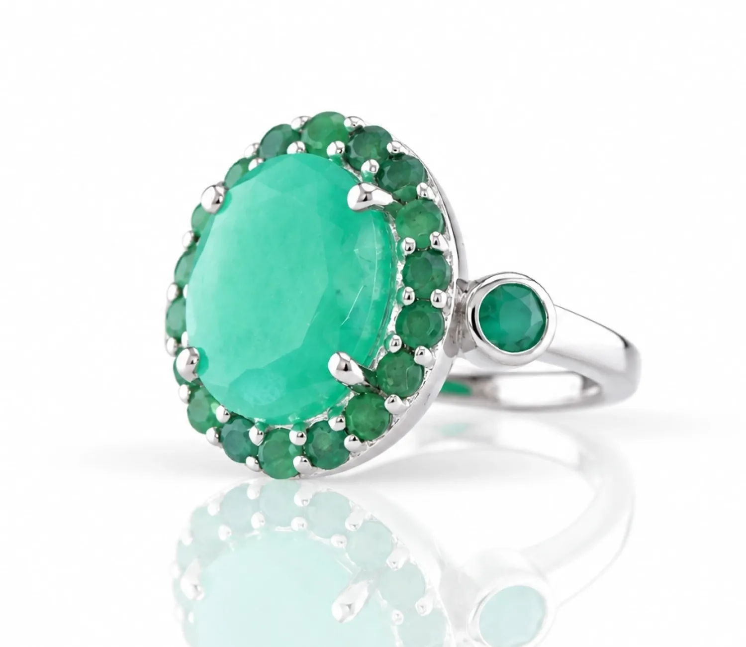 Silver Ring with Natural Emerald