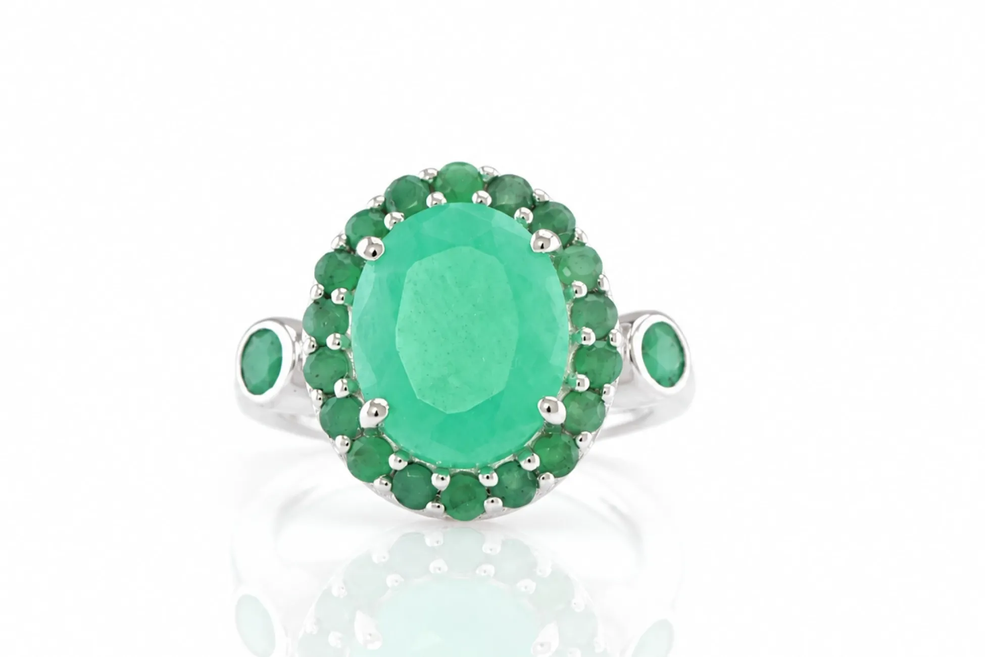 Silver Ring with Natural Emerald