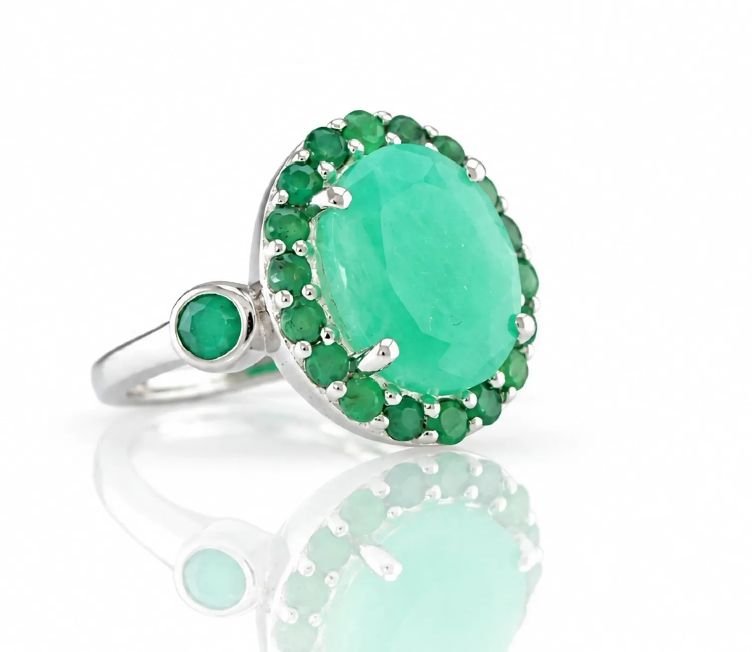 Silver Ring with Natural Emerald